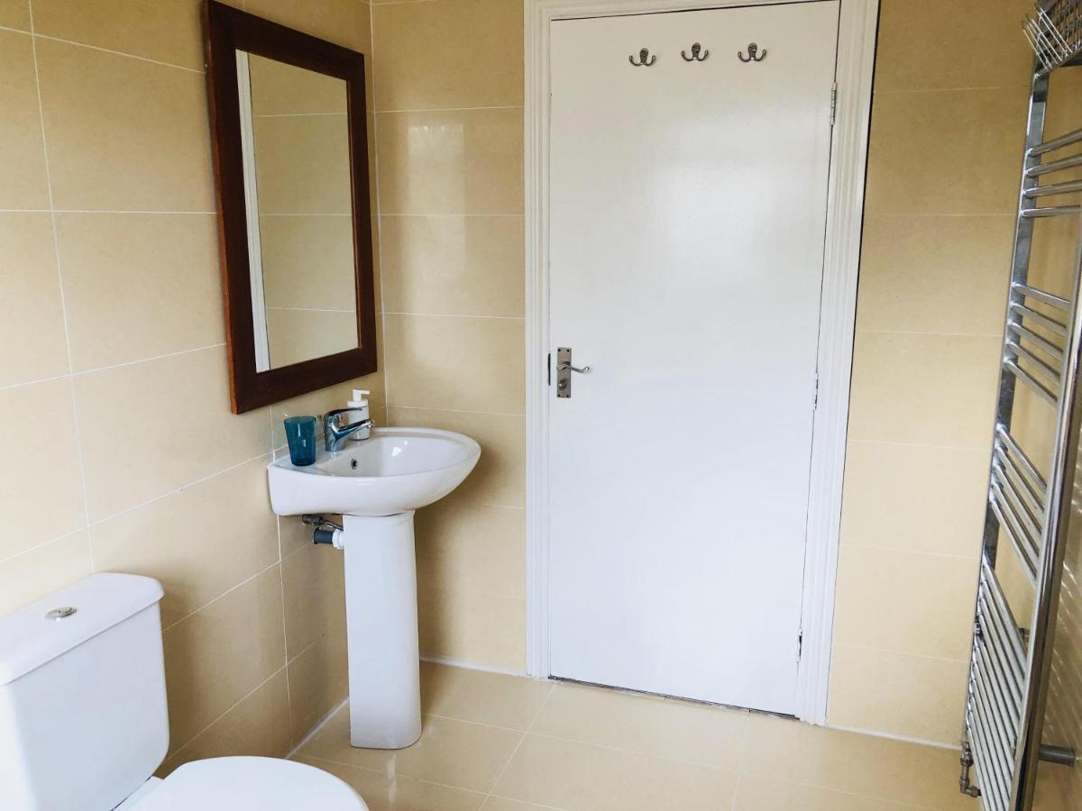 Mandeville Rooms Northolt  Экстерьер фото